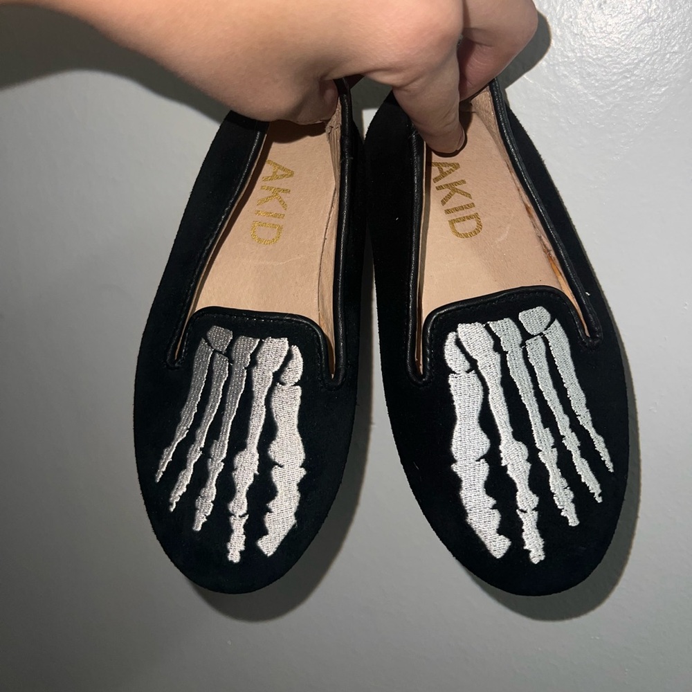 AKID skeleton loafers EUC